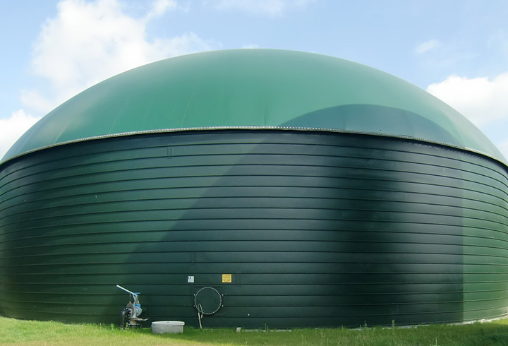 Eco Fermenter mit Doppelmembrandach - Lipp System