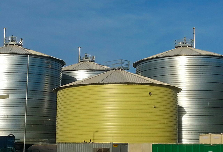 Unicentralmix digester with a central agitator