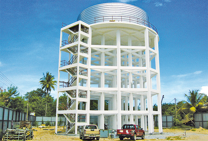 LIPP silo tank mounted on a platform