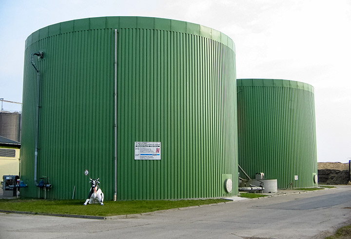 Universalfermenter mit Edelstahl-Membrandach